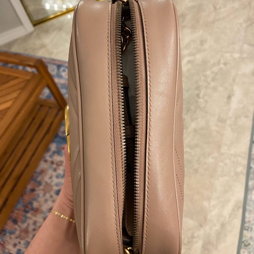 Gucci Marmont Camera Bag - Picture 7 of 16